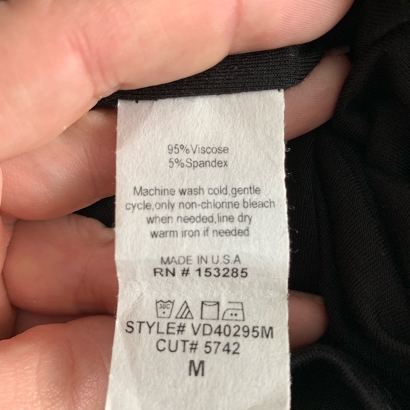 Lux & Co. Alysha maternity on/off shoulder dress - Picture 5 of 7